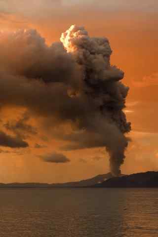 海上的火山手机壁纸下载