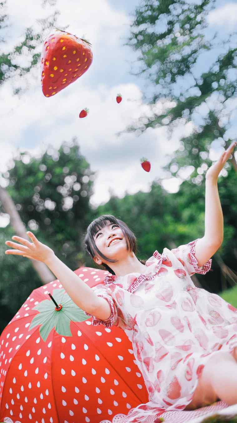 草莓女孩清纯甜美超清手机锁屏壁纸