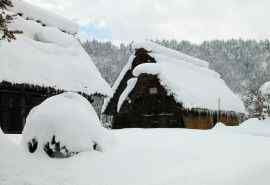 冰天雪地安静小木屋电脑壁纸