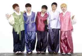 SHINee韩服拜年win7登陆界面