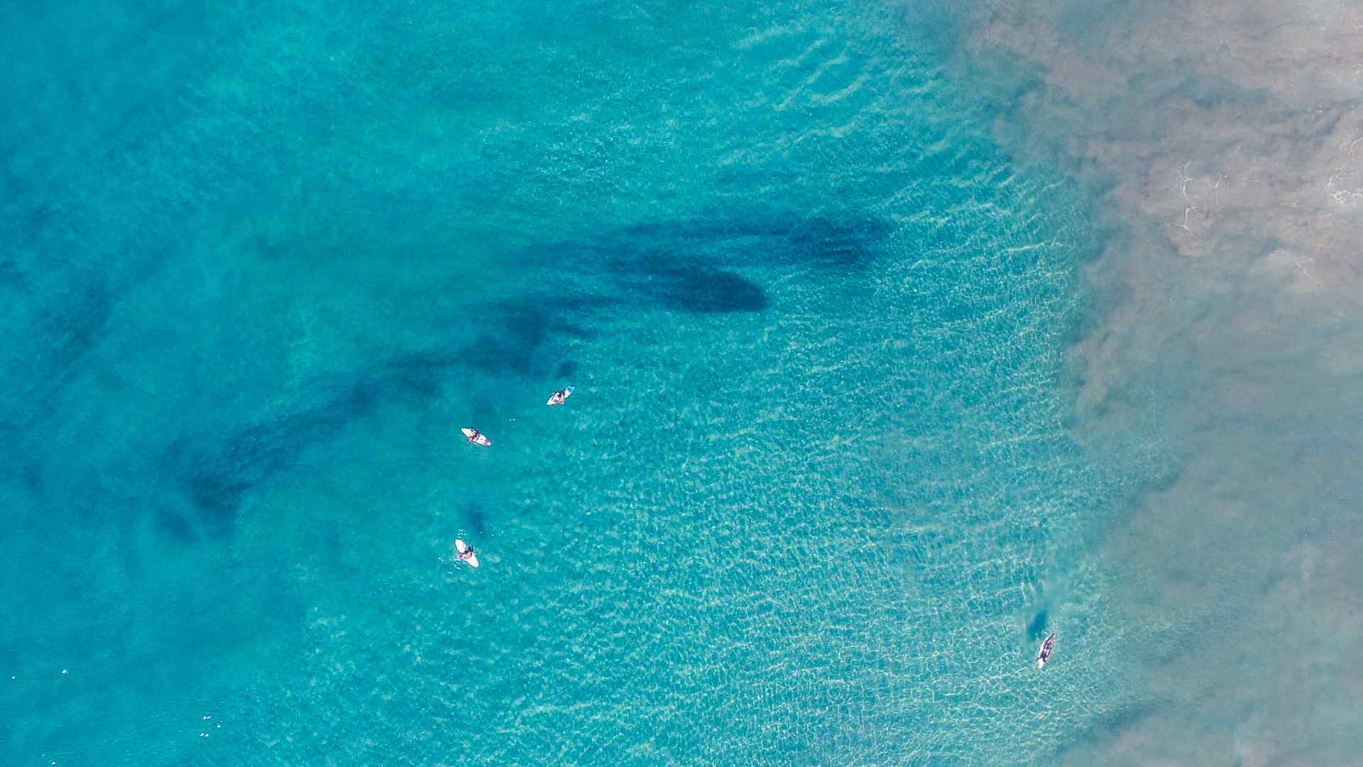 精选高清碧绿湖水风景桌面壁纸图片